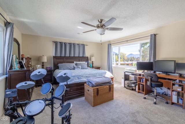 720 NW Morgan Lane, Grants Pass, OR 97526