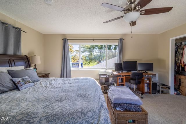 720 NW Morgan Lane, Grants Pass, OR 97526