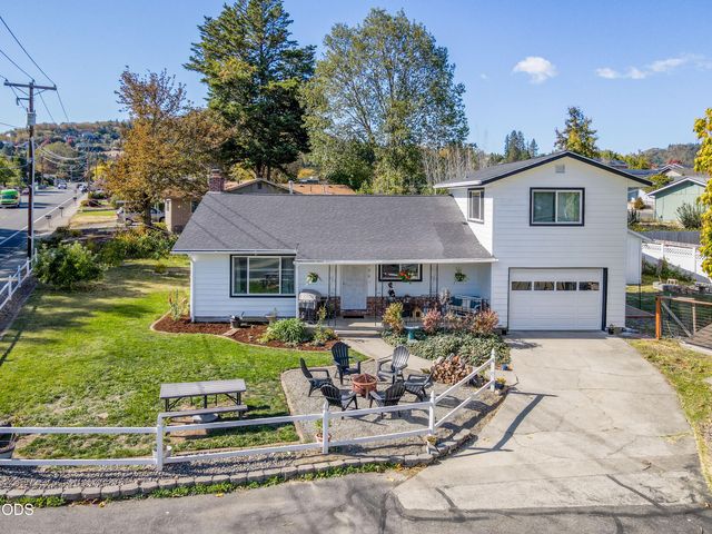 720 NW Morgan Lane, Grants Pass, OR 97526