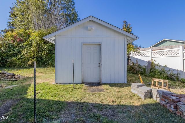 720 NW Morgan Lane, Grants Pass, OR 97526