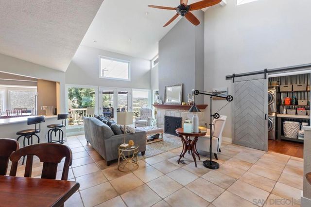 17924 Saint Andrews Dr, Poway, CA 92064