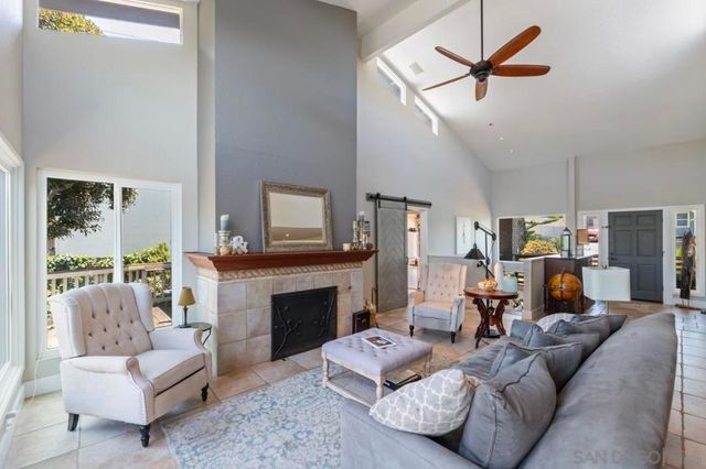 17924 Saint Andrews Dr, Poway, CA 92064