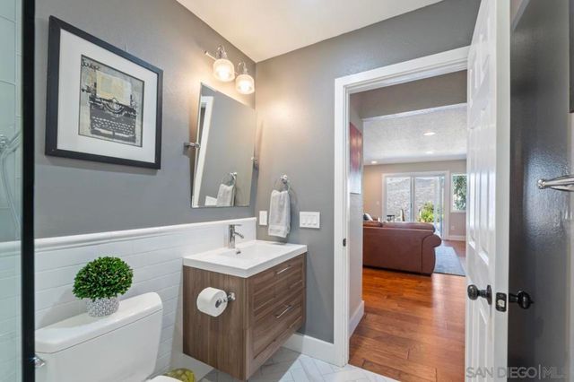 17924 Saint Andrews Dr, Poway, CA 92064