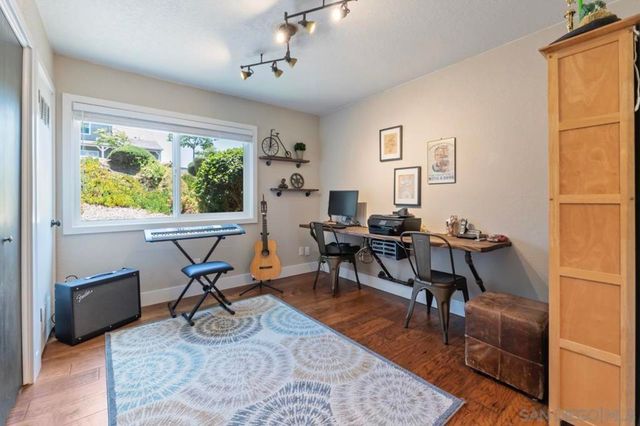 17924 Saint Andrews Dr, Poway, CA 92064