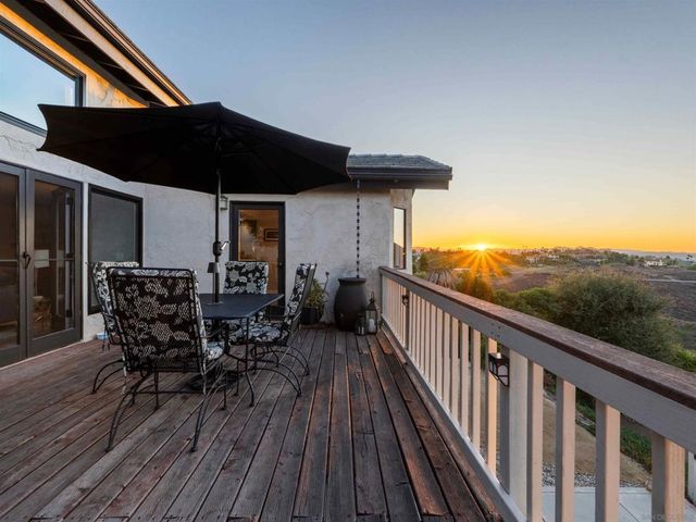 17924 Saint Andrews Dr, Poway, CA 92064