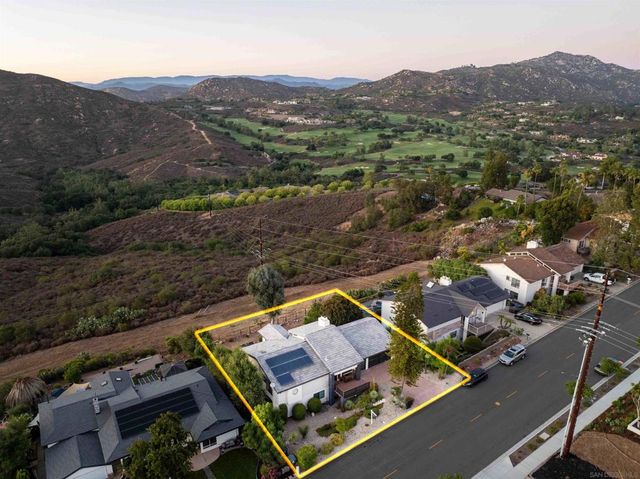 17924 Saint Andrews Dr, Poway, CA 92064