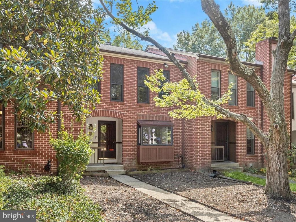 Image 1 of property listing at 5659 LIGHTSPUN LN, Columbia, MD 21045