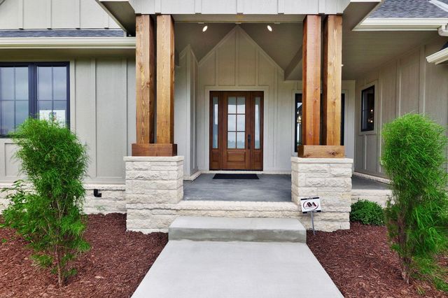 3346 N Bedford Ct, Wichita, KS 67226