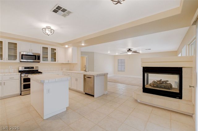 432 Staghorn Pass Avenue, Las Vegas, NV 89183