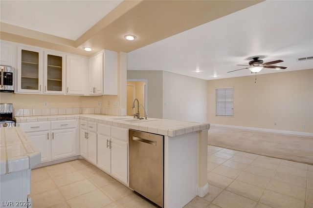 432 Staghorn Pass Avenue, Las Vegas, NV 89183