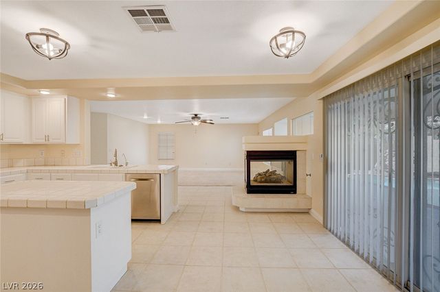 432 Staghorn Pass Avenue, Las Vegas, NV 89183