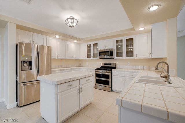 432 Staghorn Pass Avenue, Las Vegas, NV 89183