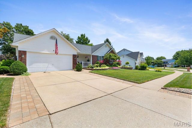 2110 Autumn Wood Drive, St Charles, MO 63303