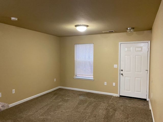 2119 Ringgold Ct Apt 201, Clarksville, TN 37042