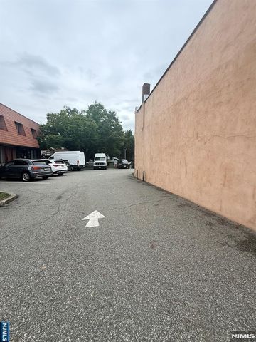 300 Park Avenue 3, Rutherford, NJ 07070