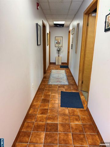 300 Park Avenue 3, Rutherford, NJ 07070