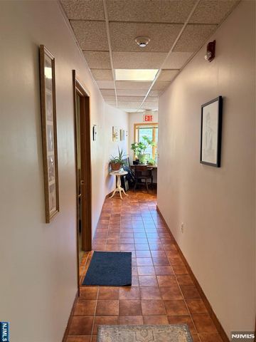 300 Park Avenue 3, Rutherford, NJ 07070