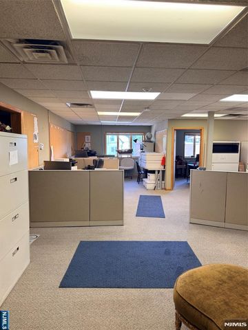 300 Park Avenue 3, Rutherford, NJ 07070