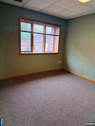 300 Park Avenue 3, Rutherford, NJ 07070