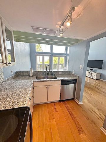 3402 Ocean Dr 4, Corpus Christi, TX 78411