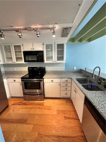 3402 Ocean Dr 4, Corpus Christi, TX 78411