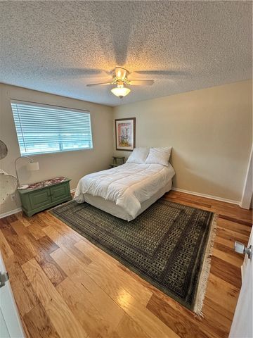 3402 Ocean Dr 4, Corpus Christi, TX 78411