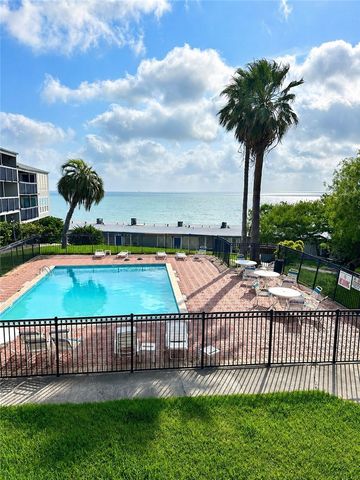 3402 Ocean Dr 4, Corpus Christi, TX 78411