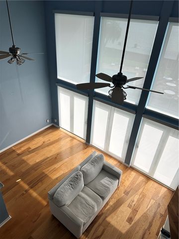 3402 Ocean Dr 4, Corpus Christi, TX 78411