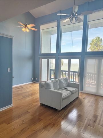 3402 Ocean Dr 4, Corpus Christi, TX 78411