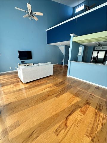 3402 Ocean Dr 4, Corpus Christi, TX 78411