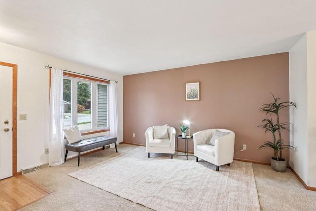 580 Lilac LANE, Lake Mills, WI 53551