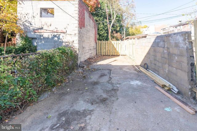 1216 W PRATT ST, Baltimore, MD 21223