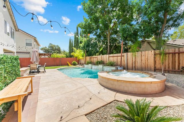 4716 Brabant Way, Elk Grove, CA 95757