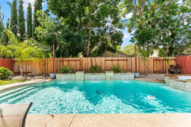 4716 Brabant Way, Elk Grove, CA 95757