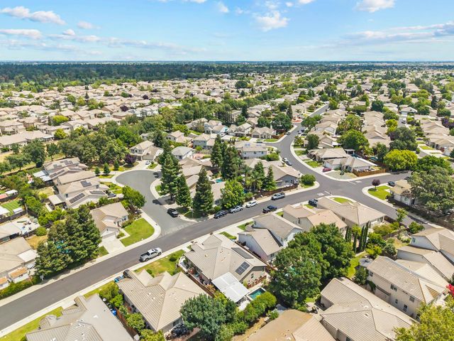 4716 Brabant Way, Elk Grove, CA 95757