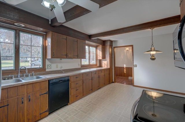 2780 Marledge Street, Fitchburg, WI 53711