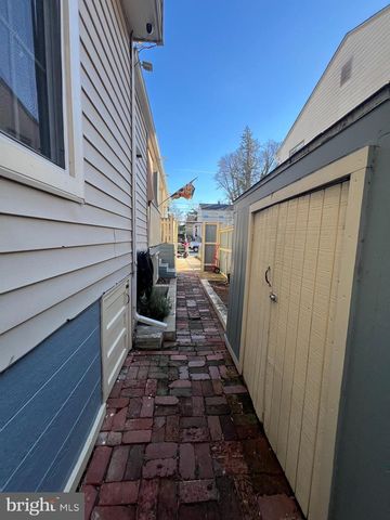 12220 CENTERHILL ST, Silver Spring, MD 20902