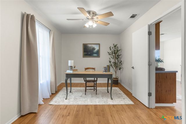 2002 E Young Avenue, Temple, TX 76501