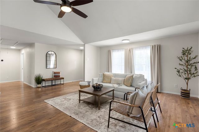 2002 E Young Avenue, Temple, TX 76501