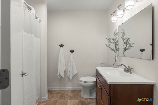 2002 E Young Avenue, Temple, TX 76501