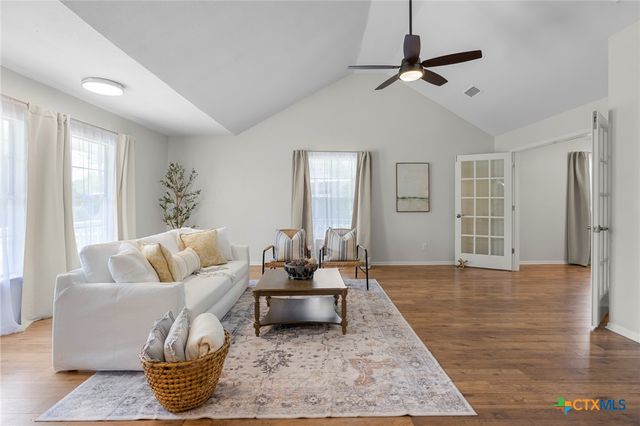 2002 E Young Avenue, Temple, TX 76501