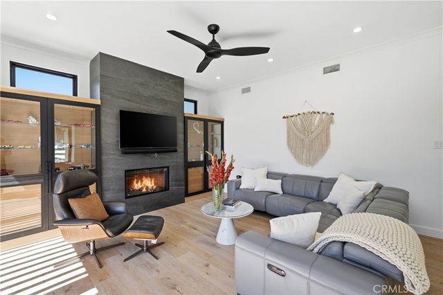 1852 6th, Manhattan Beach, CA 90266