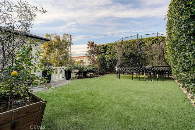 1852 6th, Manhattan Beach, CA 90266