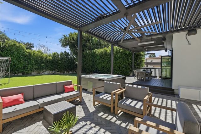 1852 6th, Manhattan Beach, CA 90266