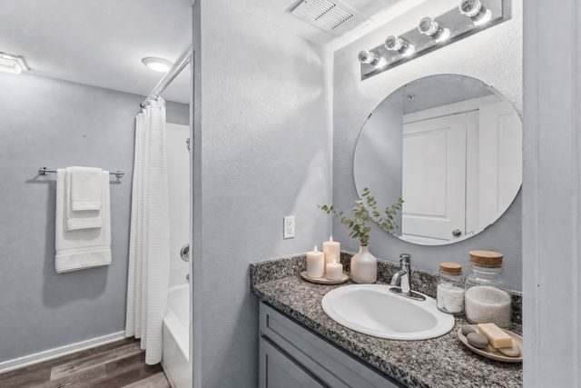 5111 Manett Street 207, Dallas, TX 75206