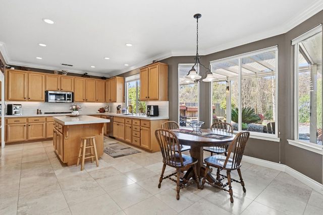 319 Stagestop Ct, El Dorado Hills, CA 95762