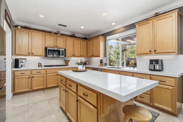 319 Stagestop Ct, El Dorado Hills, CA 95762