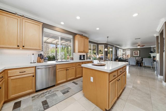 319 Stagestop Ct, El Dorado Hills, CA 95762