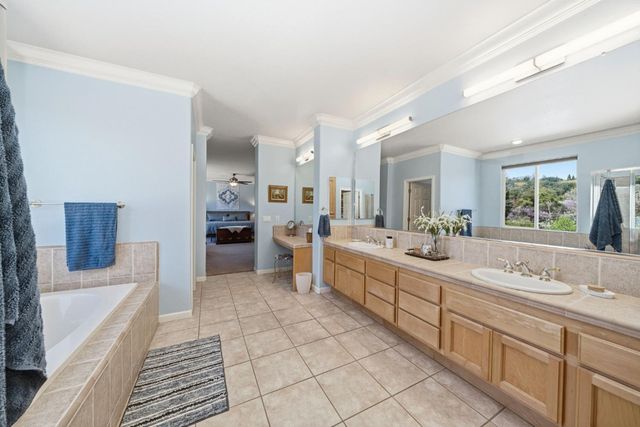 319 Stagestop Ct, El Dorado Hills, CA 95762