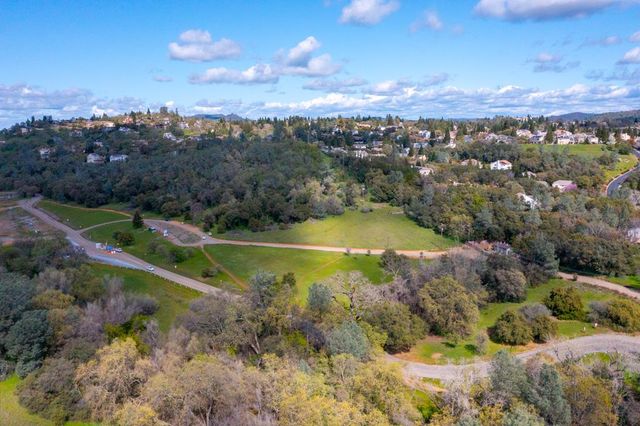 319 Stagestop Ct, El Dorado Hills, CA 95762